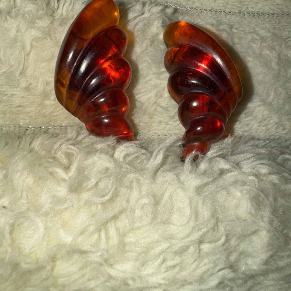 Vintage Napier Large Amber Lucite Shell Shape Pierced Earrings - Picture 2 of 4